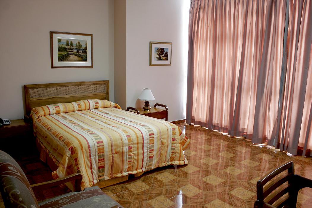 Hotel Royal Plaza Cali Exterior photo